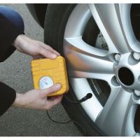 Compresor auto compact pentru umflat roti, afisaj analogic, 18 bar